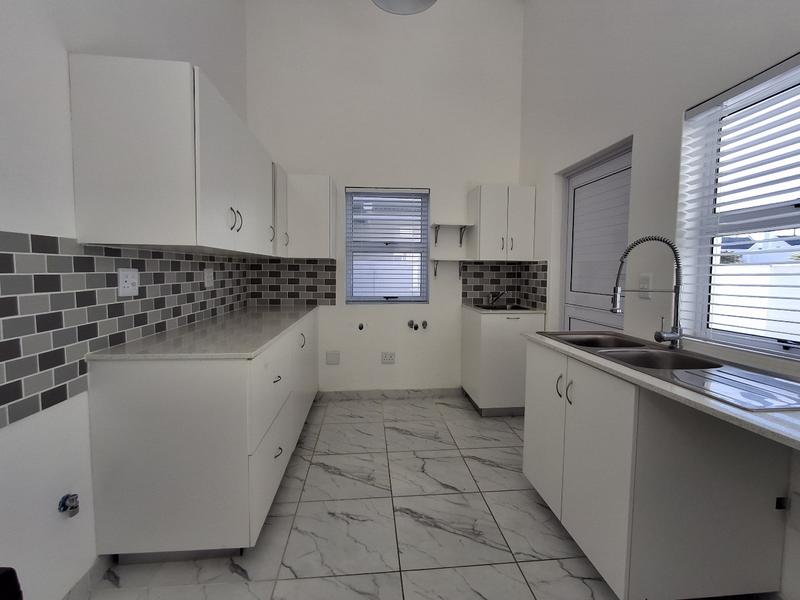2 Bedroom Property for Sale in Lampiesbaai Western Cape